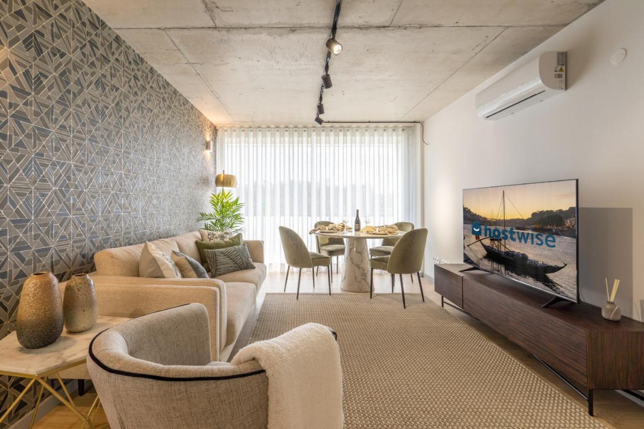Host Wise - Luxurious Impressive Apartment - Balcony And Pool บีลาโนวาเดกายา ภายนอก รูปภาพ