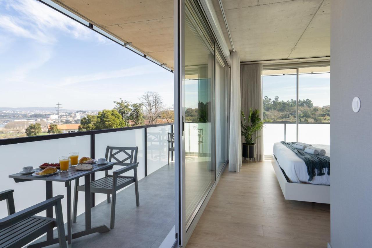 Host Wise - Luxurious Impressive Apartment - Balcony And Pool บีลาโนวาเดกายา ภายนอก รูปภาพ