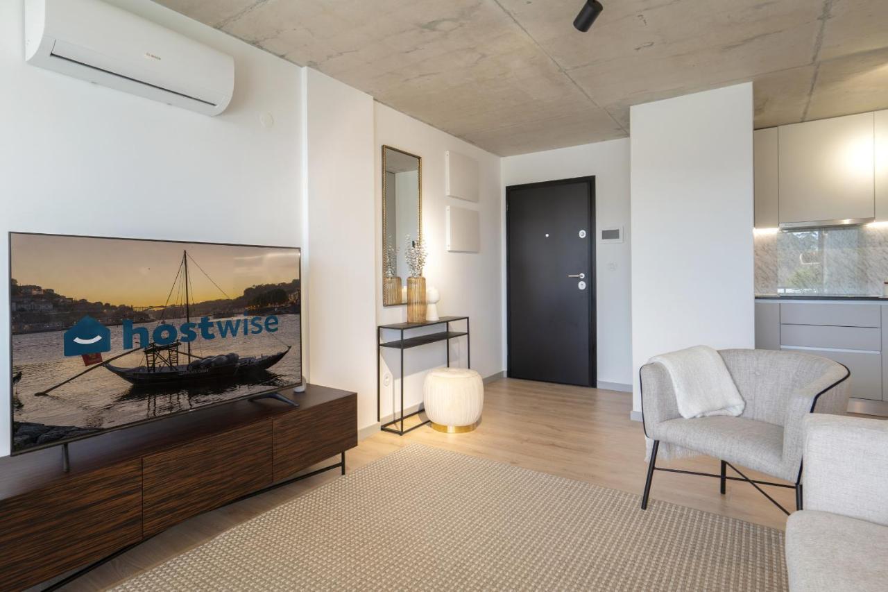 Host Wise - Luxurious Impressive Apartment - Balcony And Pool บีลาโนวาเดกายา ภายนอก รูปภาพ
