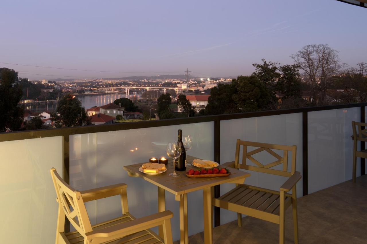 Host Wise - Luxurious Impressive Apartment - Balcony And Pool บีลาโนวาเดกายา ภายนอก รูปภาพ