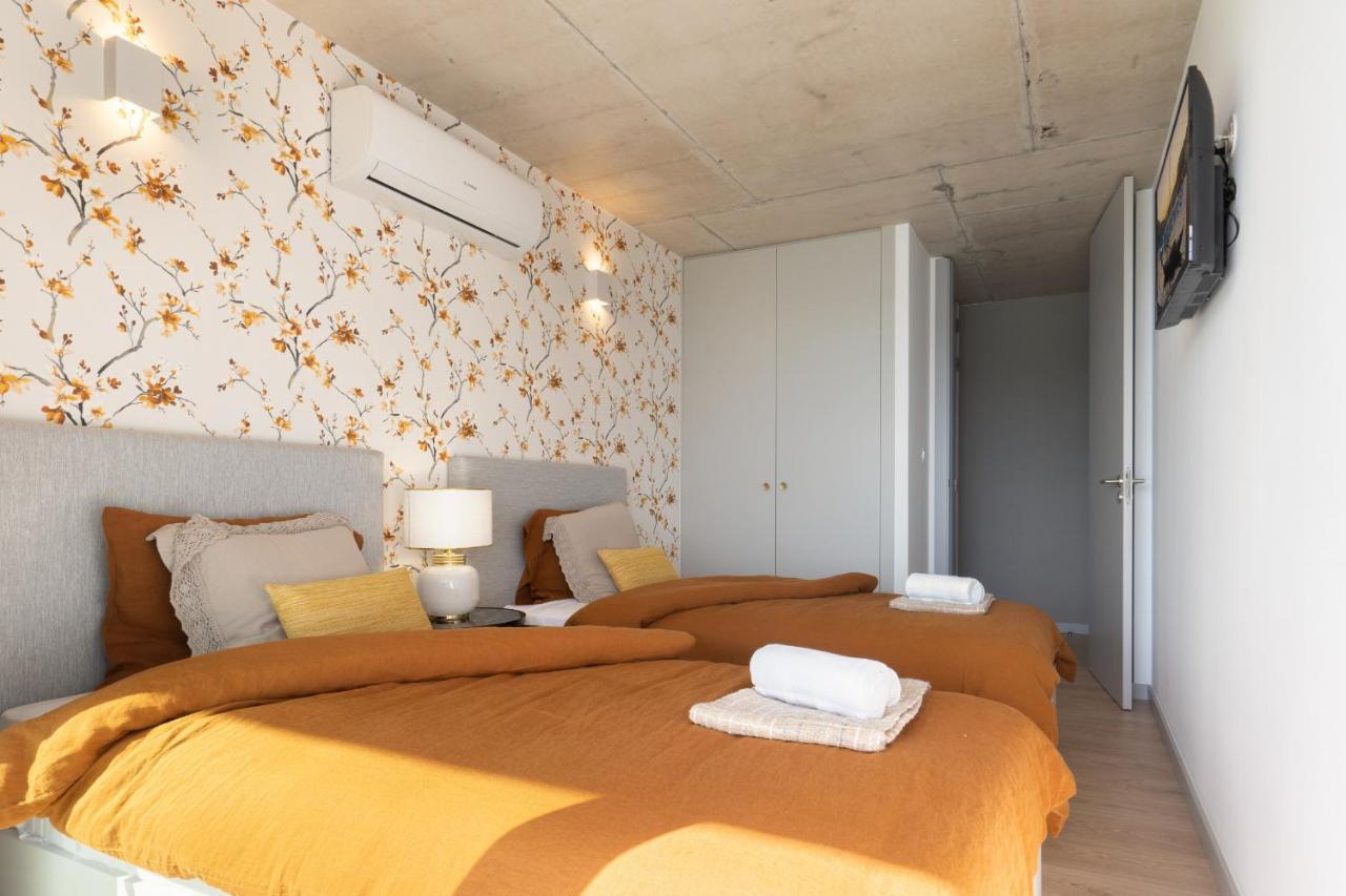 Host Wise - Luxurious Impressive Apartment - Balcony And Pool บีลาโนวาเดกายา ภายนอก รูปภาพ