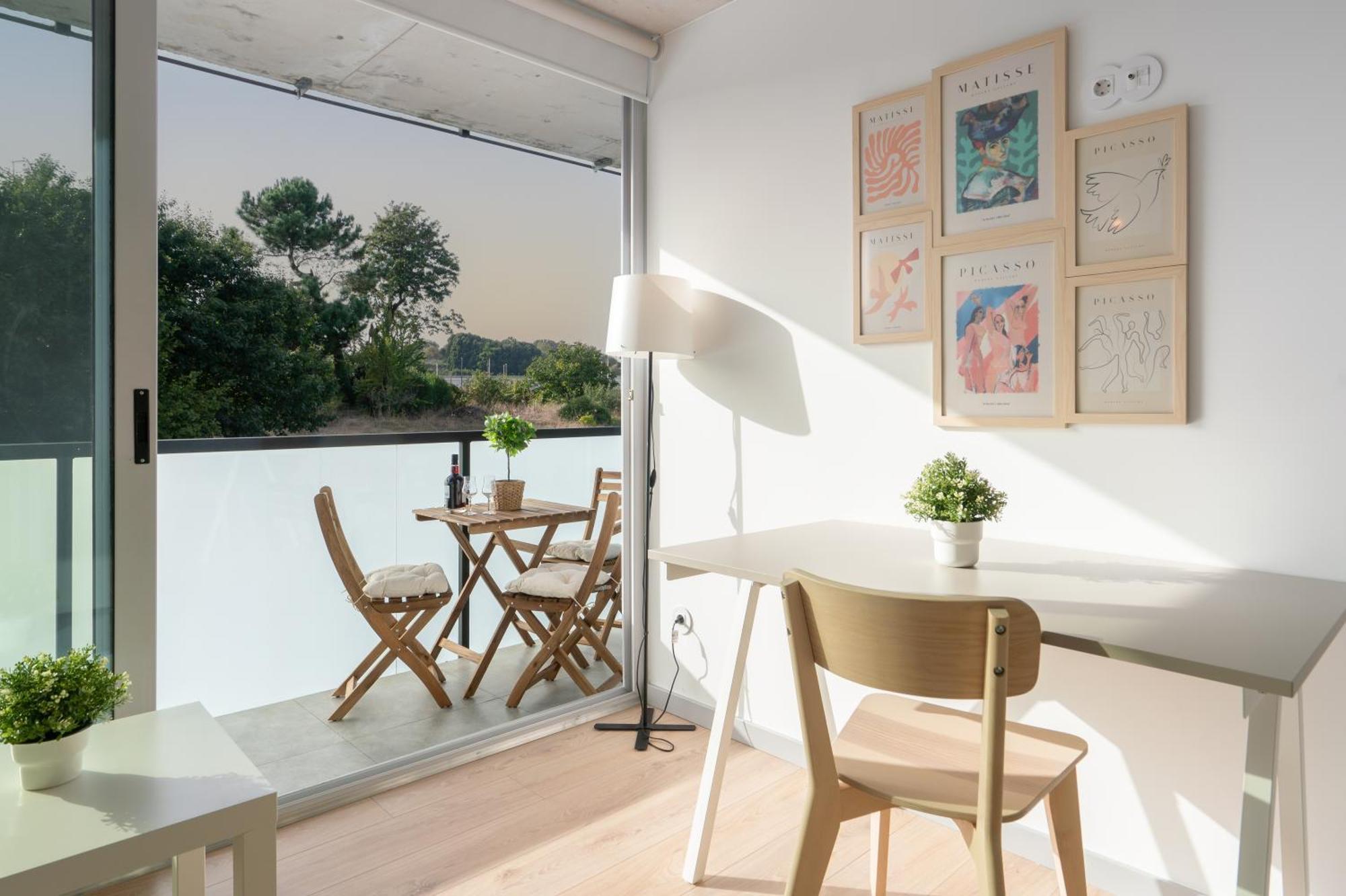 Host Wise - Luxurious Impressive Apartment - Balcony And Pool บีลาโนวาเดกายา ภายนอก รูปภาพ