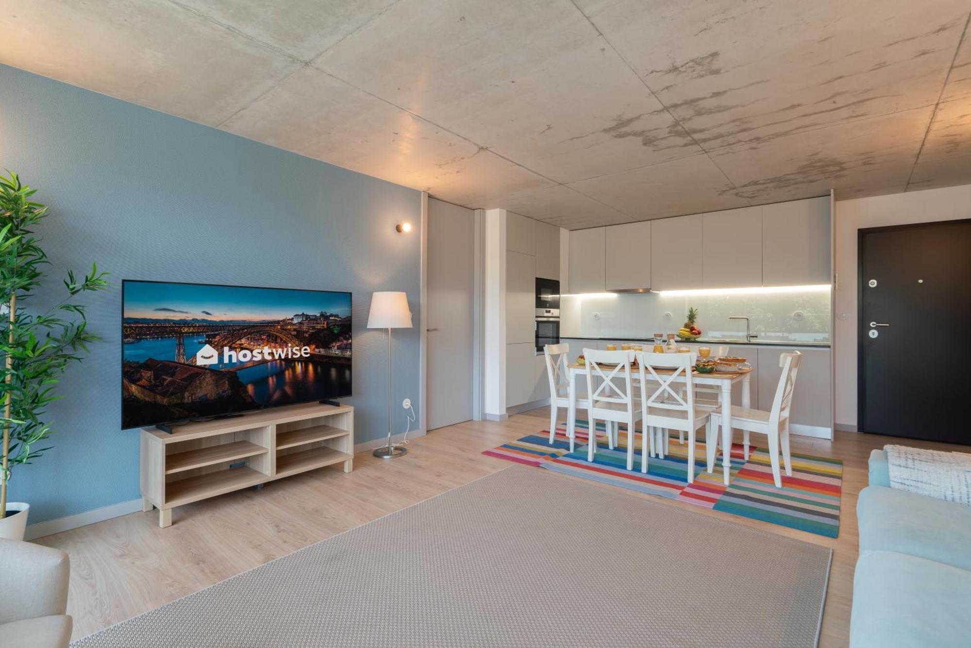 Host Wise - Luxurious Impressive Apartment - Balcony And Pool บีลาโนวาเดกายา ภายนอก รูปภาพ