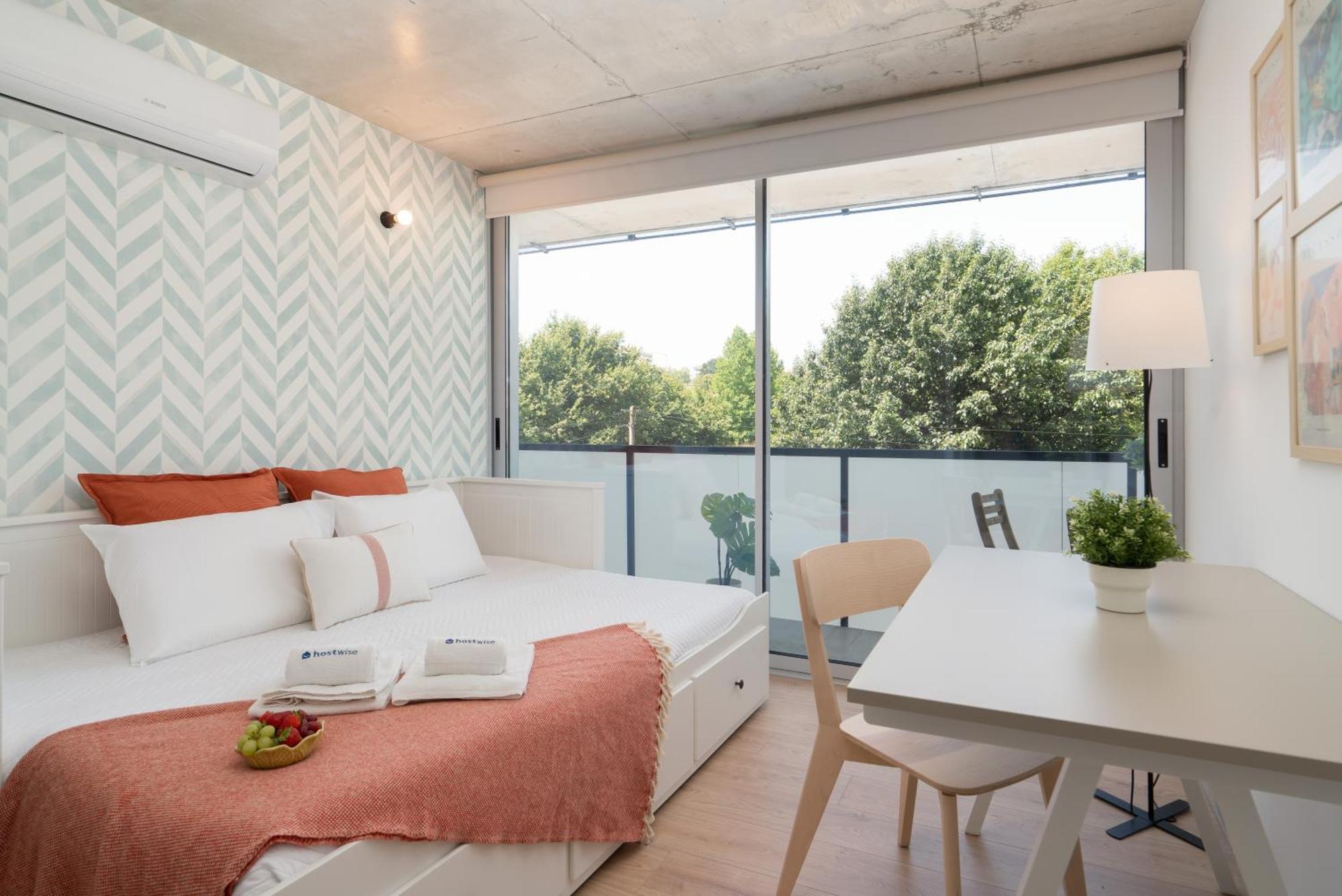 Host Wise - Luxurious Impressive Apartment - Balcony And Pool บีลาโนวาเดกายา ภายนอก รูปภาพ