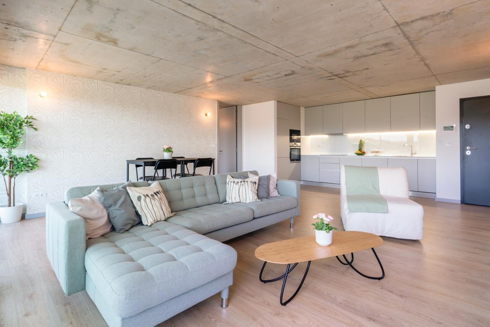 Host Wise - Luxurious Impressive Apartment - Balcony And Pool บีลาโนวาเดกายา ภายนอก รูปภาพ
