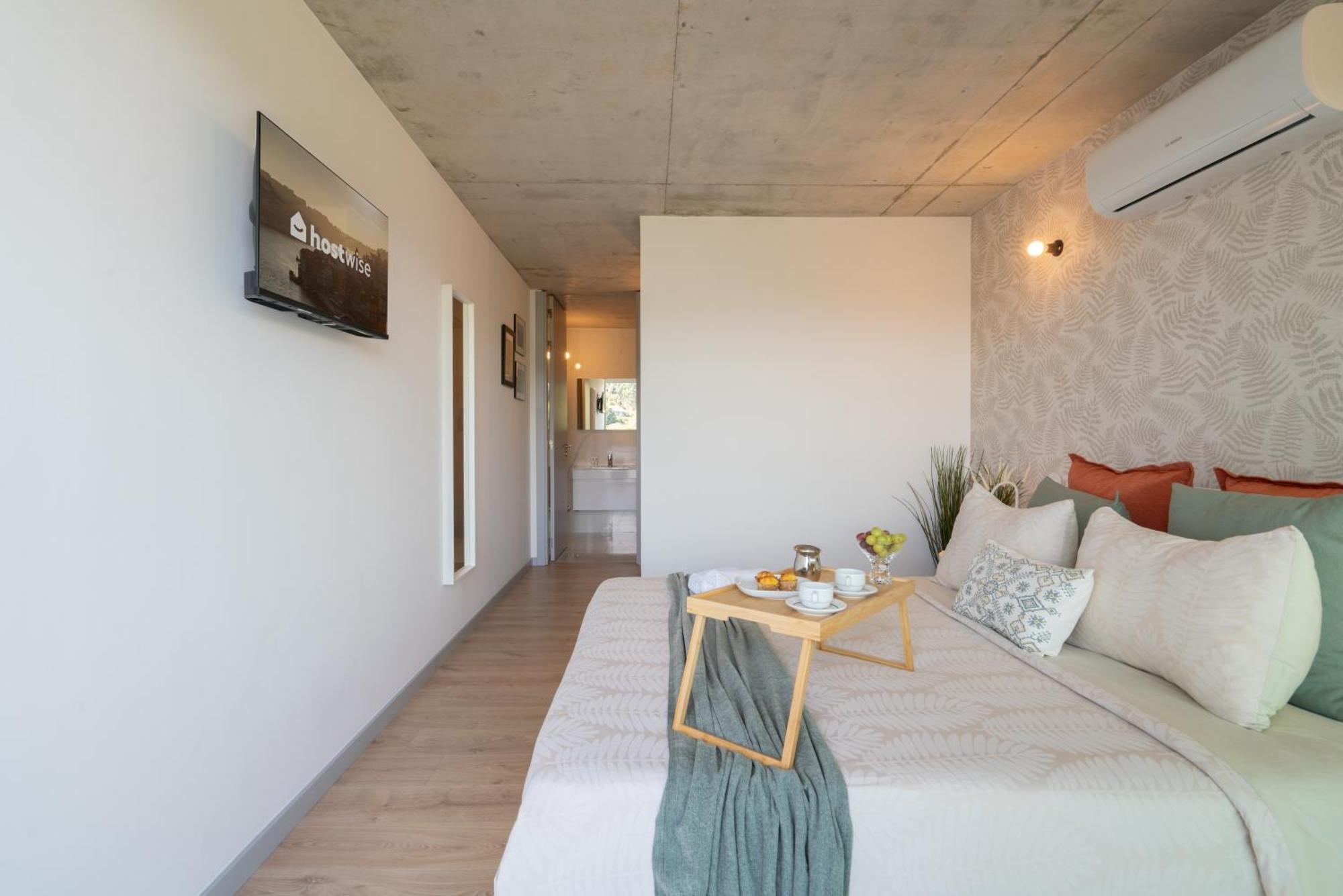 Host Wise - Luxurious Impressive Apartment - Balcony And Pool บีลาโนวาเดกายา ห้อง รูปภาพ
