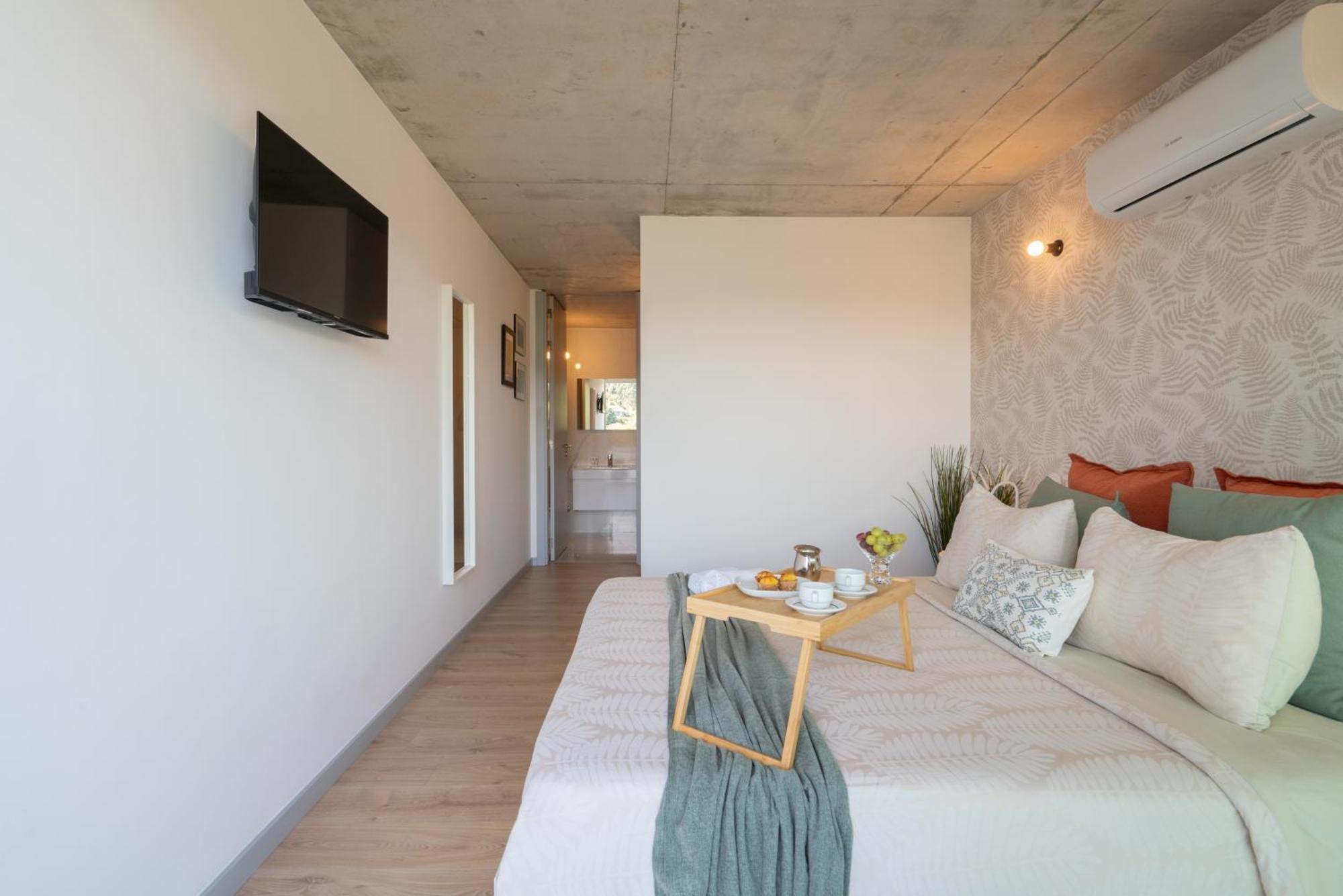 Host Wise - Luxurious Impressive Apartment - Balcony And Pool บีลาโนวาเดกายา ห้อง รูปภาพ