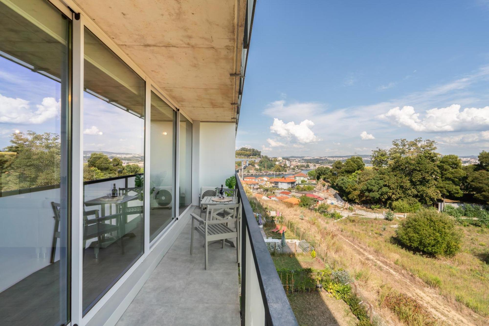Host Wise - Luxurious Impressive Apartment - Balcony And Pool บีลาโนวาเดกายา ห้อง รูปภาพ