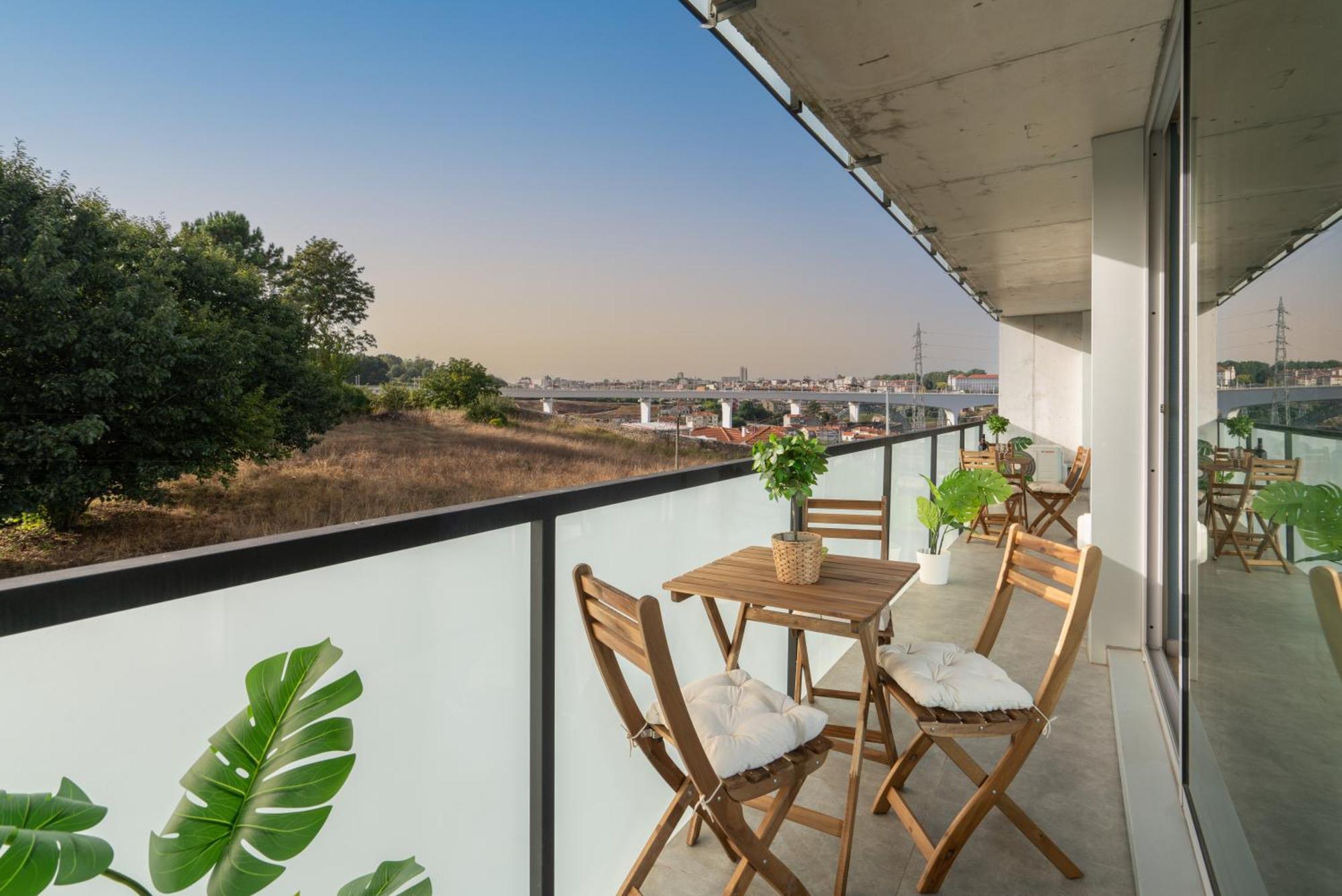 Host Wise - Luxurious Impressive Apartment - Balcony And Pool บีลาโนวาเดกายา ห้อง รูปภาพ