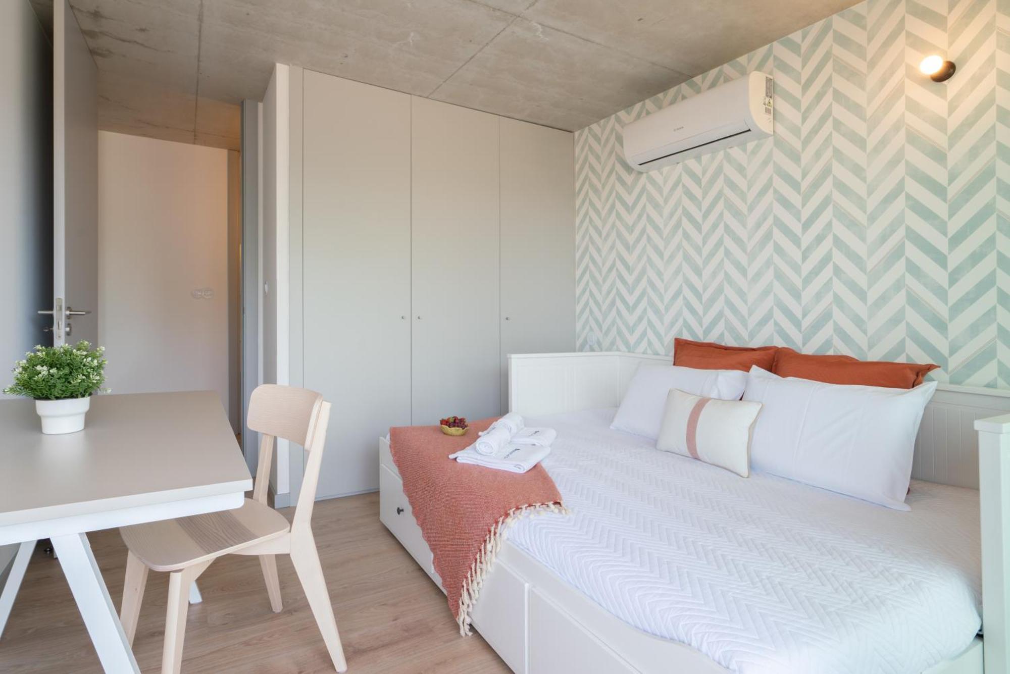 Host Wise - Luxurious Impressive Apartment - Balcony And Pool บีลาโนวาเดกายา ห้อง รูปภาพ