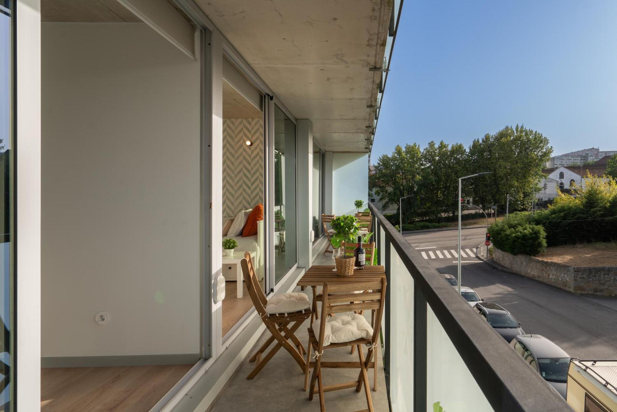 Host Wise - Luxurious Impressive Apartment - Balcony And Pool บีลาโนวาเดกายา ห้อง รูปภาพ
