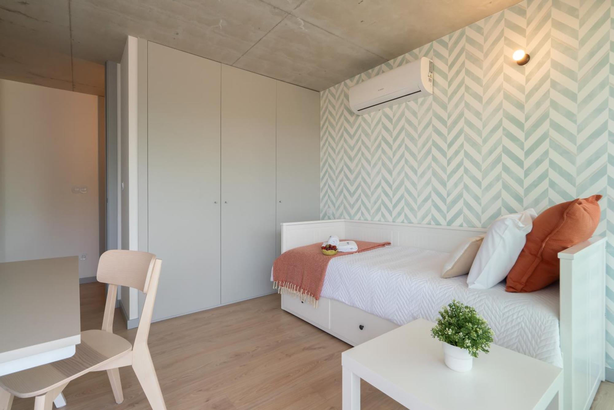 Host Wise - Luxurious Impressive Apartment - Balcony And Pool บีลาโนวาเดกายา ห้อง รูปภาพ