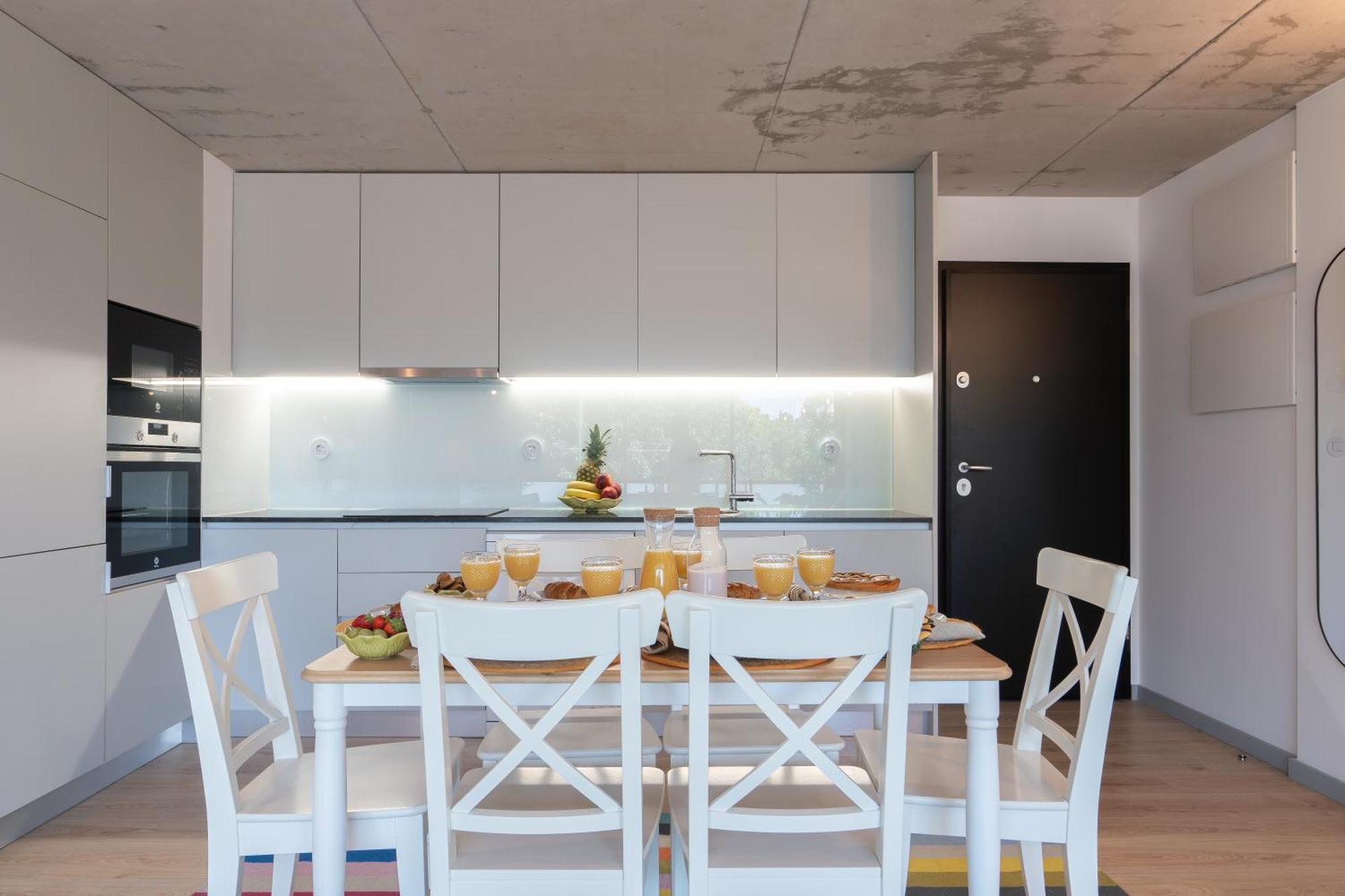 Host Wise - Luxurious Impressive Apartment - Balcony And Pool บีลาโนวาเดกายา ห้อง รูปภาพ